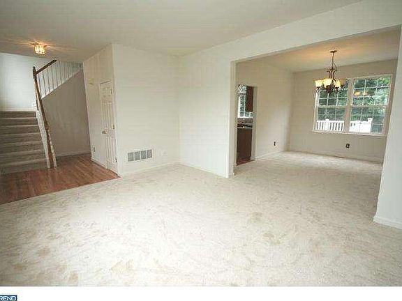 4th image of 417 Greene Ln