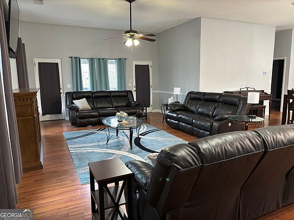 5th image of 817 Brookside Dr
