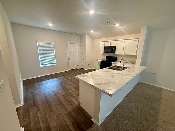 3rd image of 3601 N J R Martin Dr