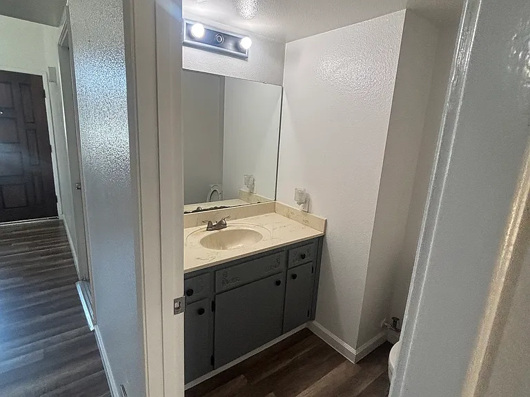 50 N 19th Ave #C — Photo 12