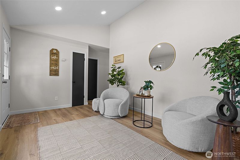 5th image of 1956 E 65th Street