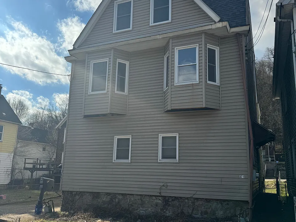 371 Larimer Ave