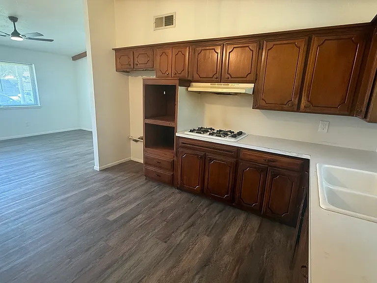 1344 SW 62nd St — Photo 7