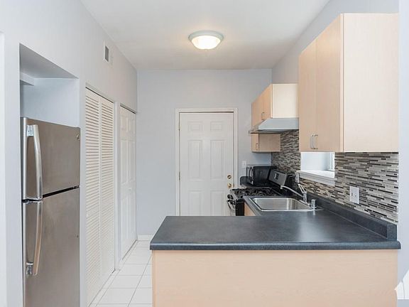 2nd image of 2229 N Kimball Ave #1W0
