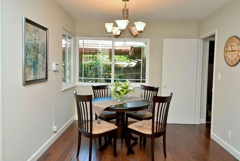 4 bed, 2.5 bath, 2292 sqft, $5,400 — Photo 4
