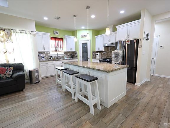 5th image of 29082 Reynolds Dr