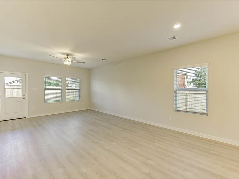 21526 George Wayne Way — Photo 12