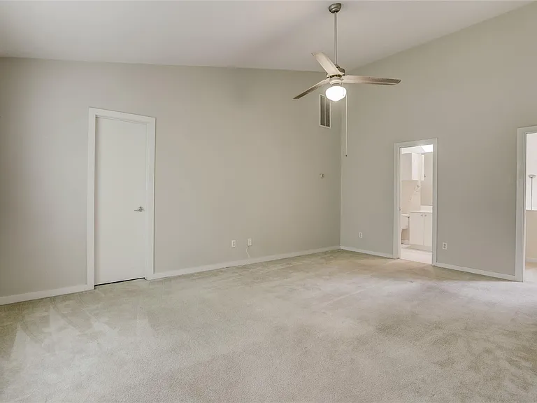 910 Ruthven St — Photo 19