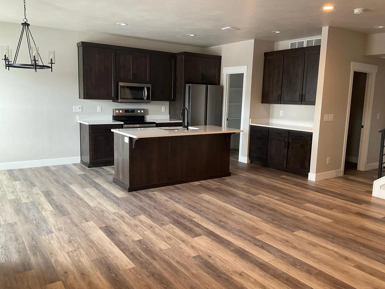 3 bed, 2.5 bath, 1774 sqft, $2,000 — Photo 3