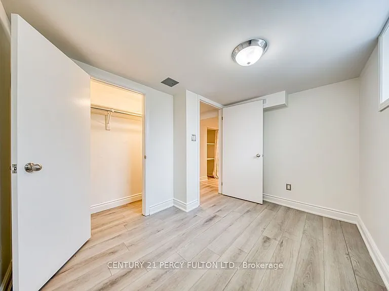 36 Merryfield Dr — Photo 23