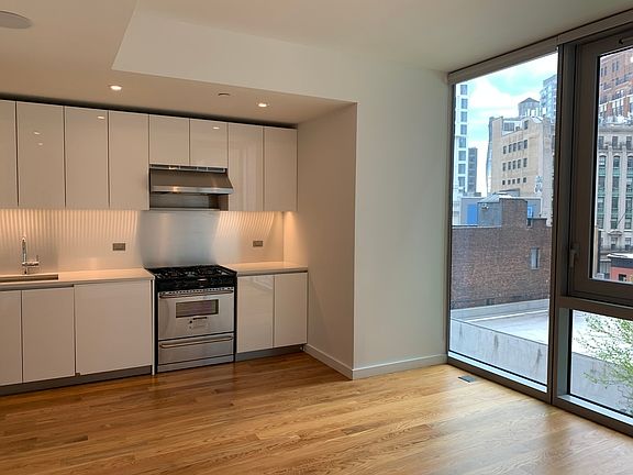 3rd image of 436 Albee Sq #4C1
