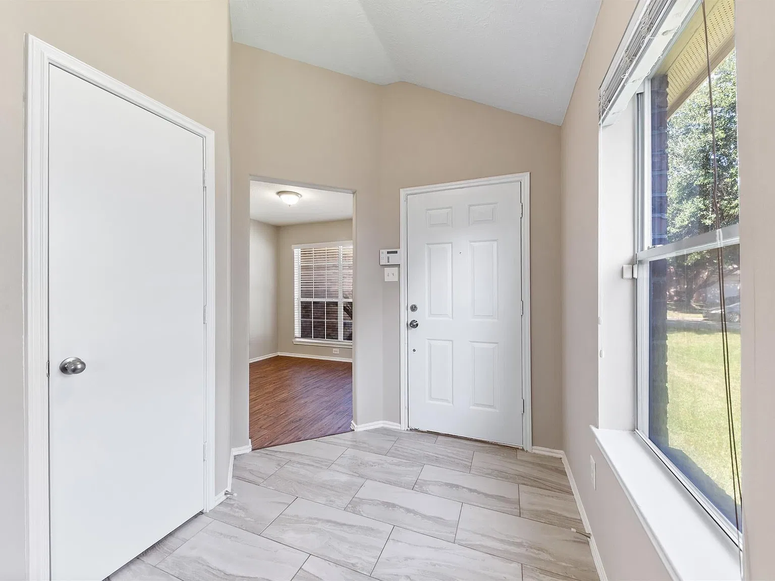 3 bed, 1913 sqft, $1,950 — Photo 4