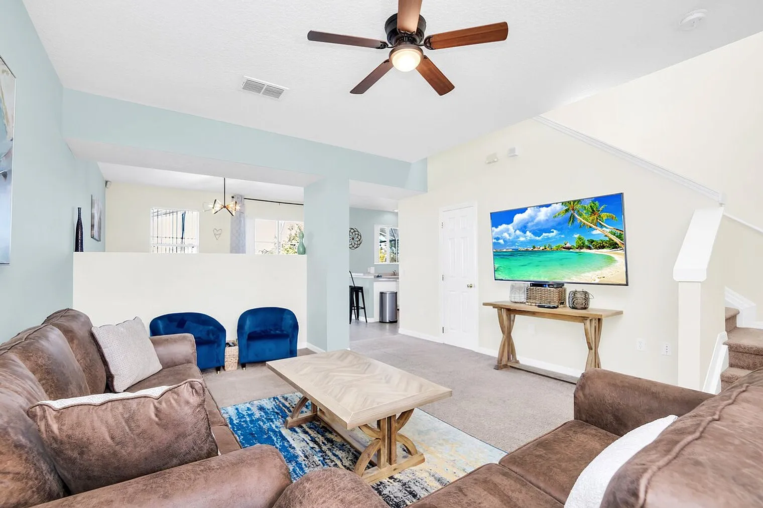 5 bed, 5.0 bath, 2281 sqft, $4,018 — Photo 2