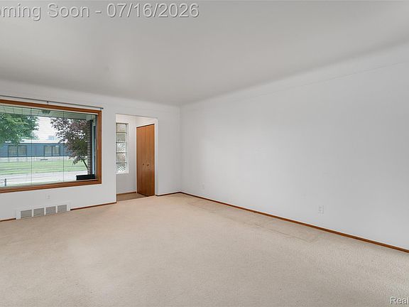 3rd image of 28665 Campbell Dr
