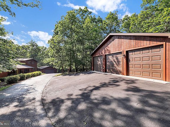 2nd image of 986 Walden Rd