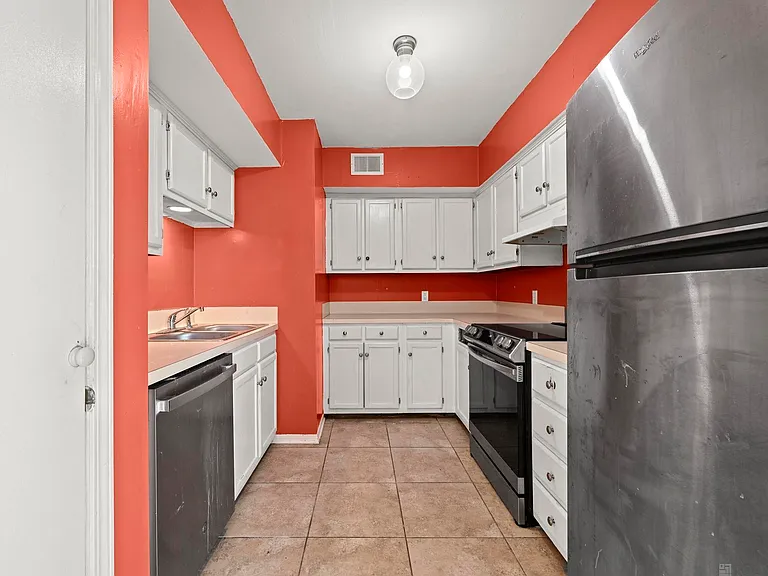 1412 Sharlo Ave — Photo 5