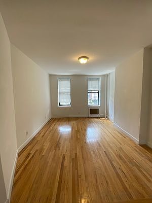 3rd image of 307 E 84th St APT 4FW
