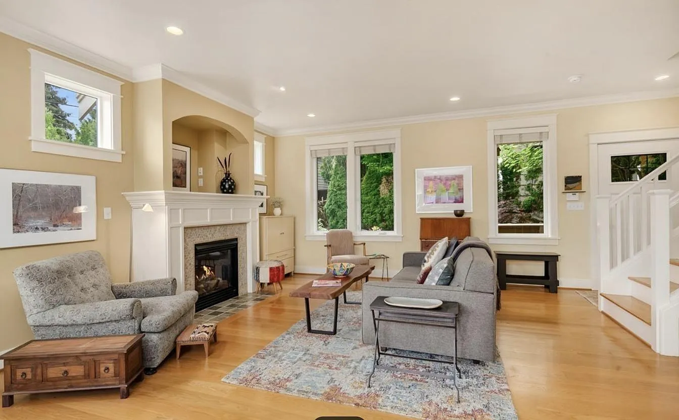3 bed, 1820 sqft, $4,395 — Photo 3