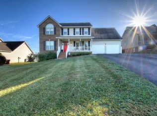 4108 Glaze Rd, Johnson City, TN 37601