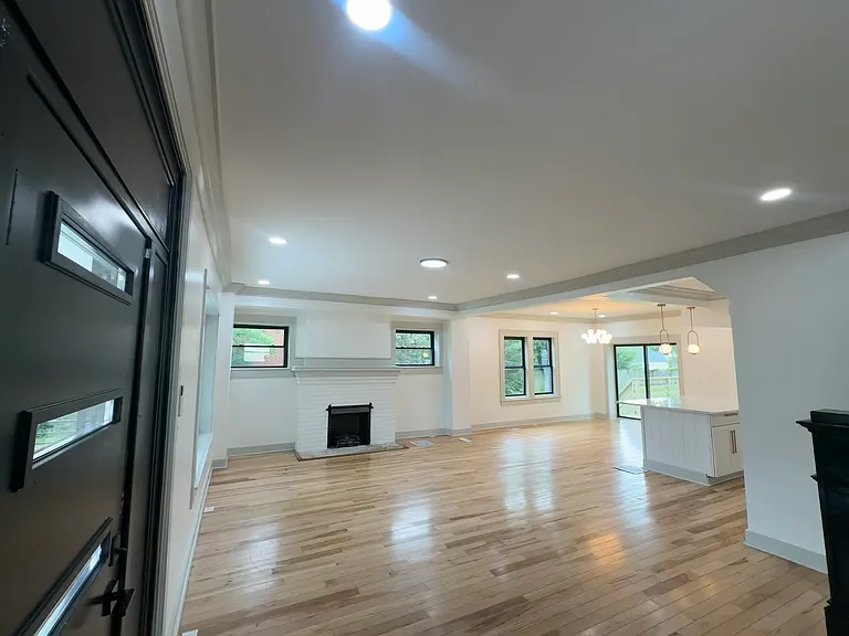 Bright, open-concept layout!