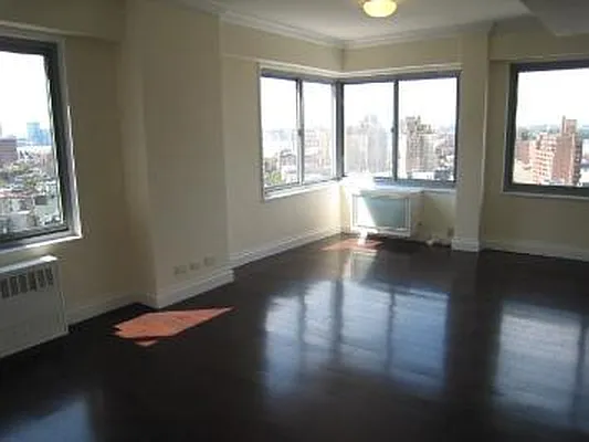 Rented by Corcoran | media 29