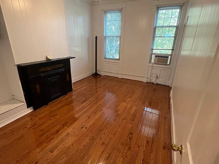 993 Hart St #1 — Photo 2