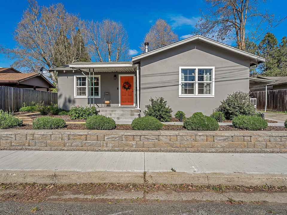 1st image of 527 3rd St