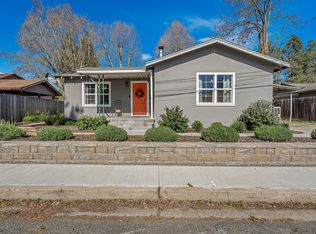 527 3rd St, Yreka, CA 96097