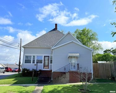 18 S Mill St, Harrisburg, IL, 62946