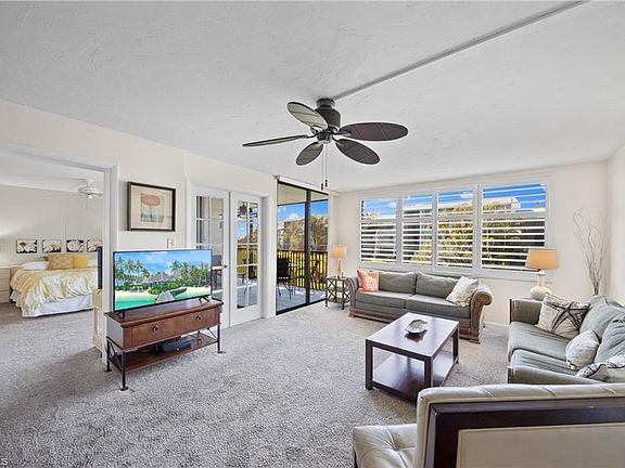 4th image of 979 E Gulf Dr Unit 542