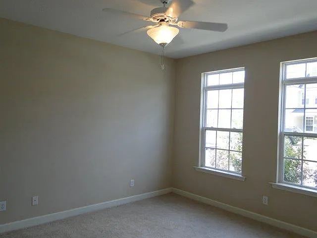 127 Governors Blvd — Photo 5