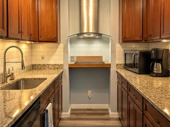 9009 Richmond Ave APT 403, Houston, TX 77063