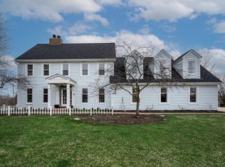 W298N1864 Lost Tree Ct, Pewaukee, WI 53072