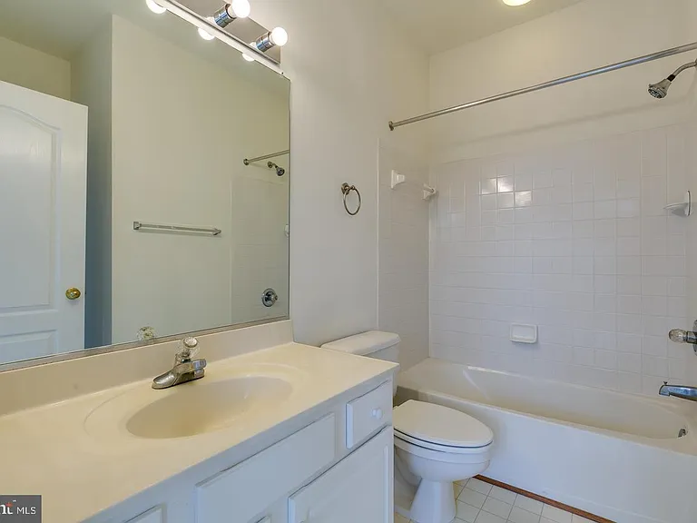 13129 Park Crescent Cir — Photo 28