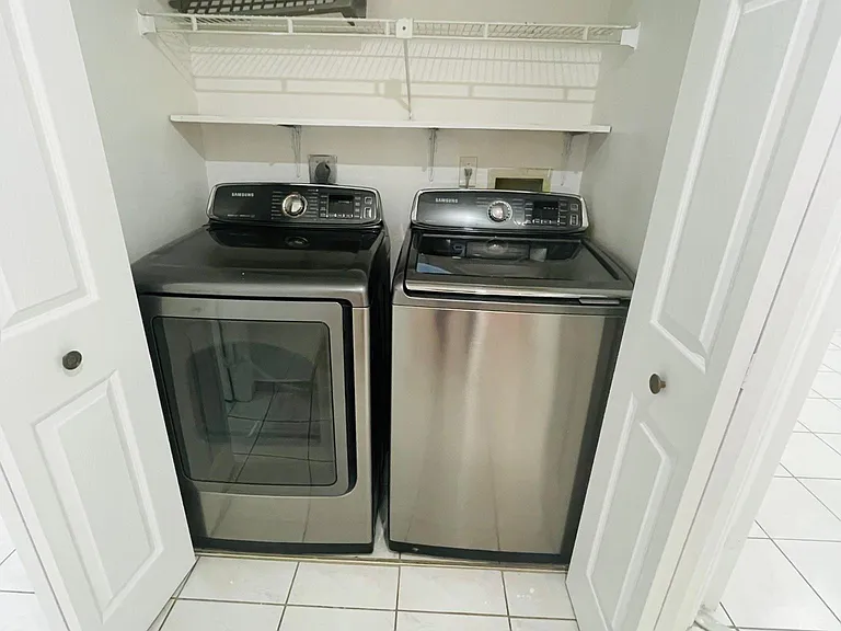 2233 W 74th Ter — Photo 30