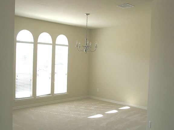 4th image of 1501 Carriage Ln