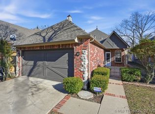 525 N Willow Pl, Jenks, OK 74037