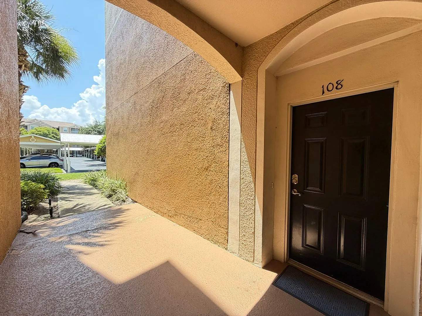 Perfect Apartment Waiting For You! Fully Furnished! — Photo 2