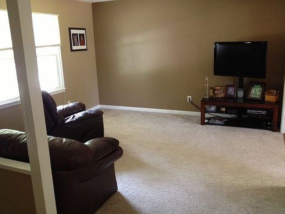 Living room 14x13