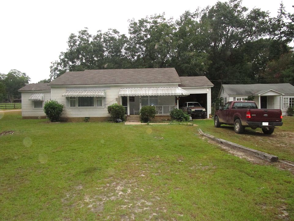 2nd image of 385 Columbia Road 13