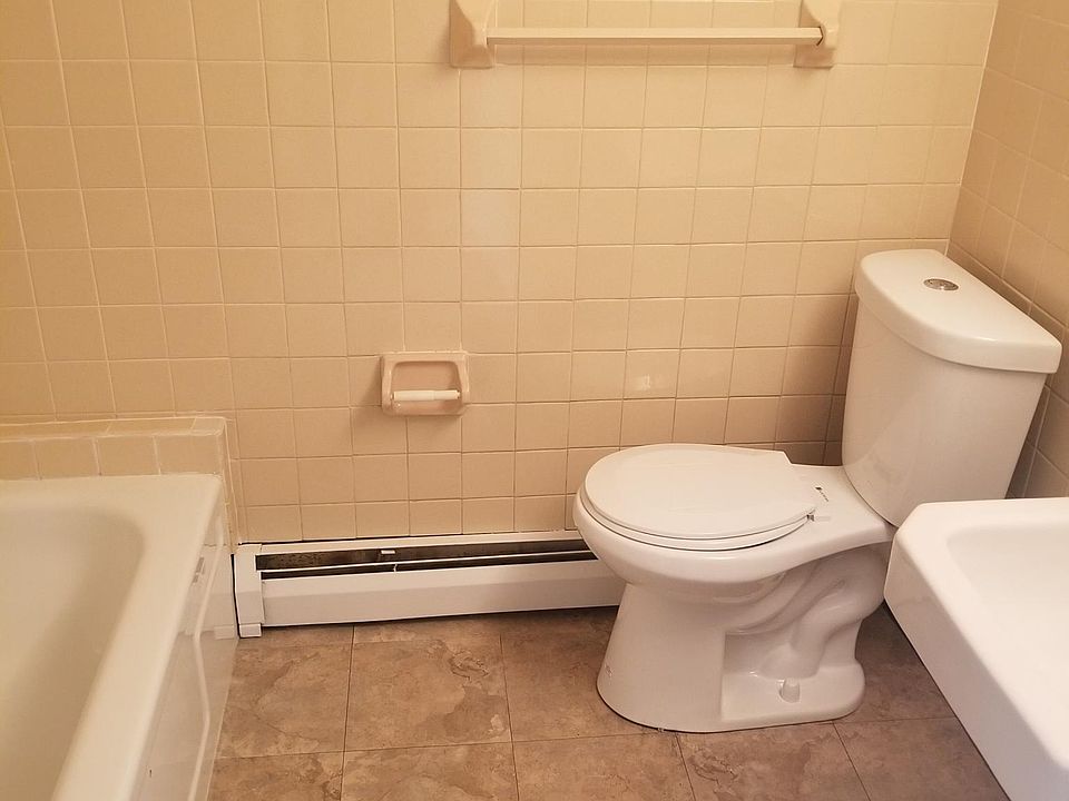 2nd image of 926 Warren St APT B11
