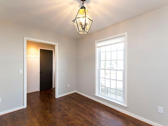 4th image of 103B Leeds Ct E