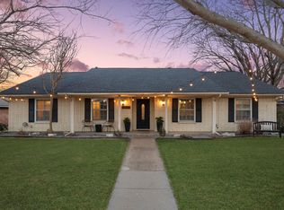 2704 Hunters Creek Dr, Plano, TX 75075