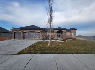 2348 W 49th Ave, Kennewick, WA 99337