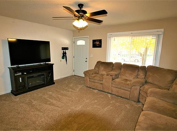 3rd image of 2239 Central Parkway Dr