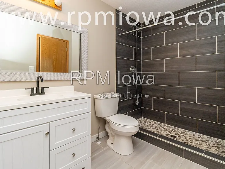 770 SE Harper Dr — Photo 12