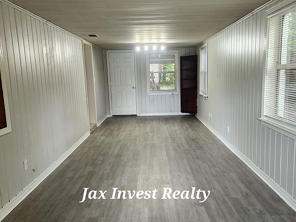 3rd image of 3047 W 12th St