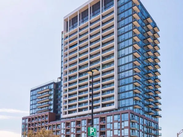 28 Ann St #1804, Mississauga, ON L5G 3G1
