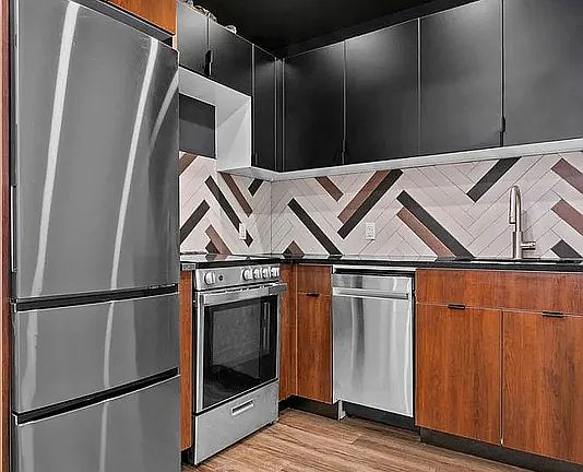 3rd image of 600 Myrtle Ave #1R