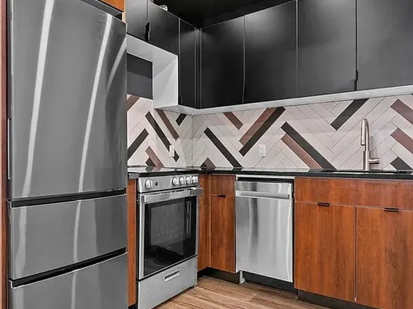 600 Myrtle Avenue 1B image 3 of 7